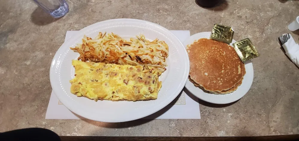 Bacon Omelette with Hashbrowns